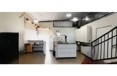 Ponto comercial para alugar na Rua Cruzeiro dos Peixotos, --, Centro, Uberlândia