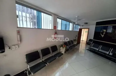 Sala comercial para alugar na Praça Doutor Manoel Crosara, --, Saraiva, Uberlândia