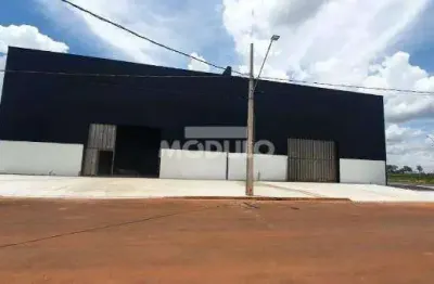 Barracão comercial para locação no centro empresarial leste