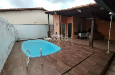 Casa com 3 quartos à venda na Rua Xilita, --, Dona Zulmira, Uberlândia