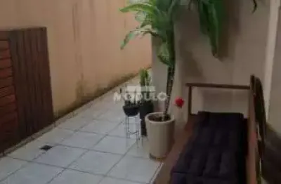 Apartamento com 2 quartos à venda na Rua Virgílio Melo Franco, --, Tabajaras, Uberlândia