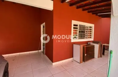 Casa com 4 quartos para alugar na Rua Santa Luzia, --, Tubalina, Uberlândia