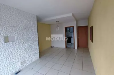 Apartamento com 3 quartos para alugar na Rua Jangadeiro, --, Tubalina, Uberlândia