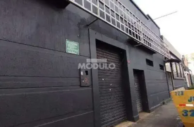 Casa para alugar na Rua Bernardo Guimarães, --, Centro, Uberlândia