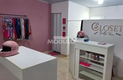 Casa com 1 quarto à venda na Rua do Tapiti, --, Residencial Pequis, Uberlândia