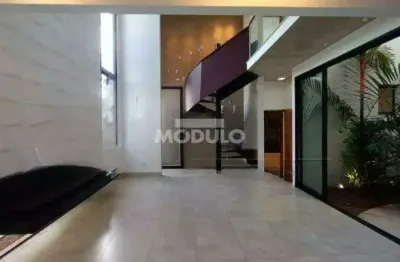 Casa residencial disponível para locação bairro vigilato pereira.