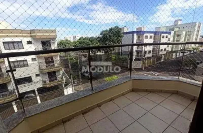 Apartamento com 3 quartos para alugar na Rua Manuel Camargo da Cruz, --, Santa Mônica, Uberlândia