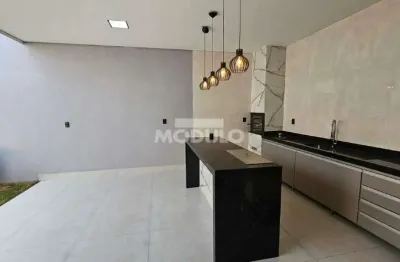 Casa com 3 quartos à venda na Rua Charqueada, --, Granada, Uberlândia