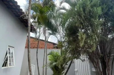Casa com 3 quartos à venda na Rua dos Cactos, --, Granada, Uberlândia