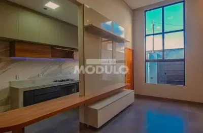 Casa com 3 quartos à venda na Rua Kátia Carolina Henrique, --, Shopping Park, Uberlândia