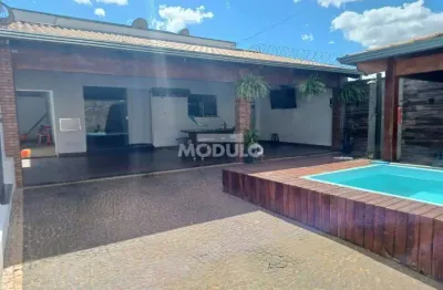 Casa com 3 quartos à venda na Rua Doutora Fabiana Andrade Chaves, --, Taiaman, Uberlândia