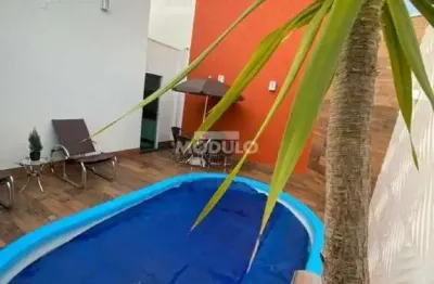 Casa com 3 quartos à venda na Rua Thaís Rodrigues, --, Santa Rosa, Uberlândia