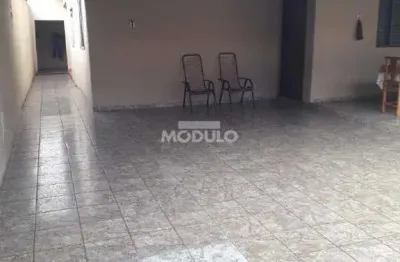 Casa com 3 quartos à venda na Rua do Motorista, --, Jardim das Palmeiras, Uberlândia