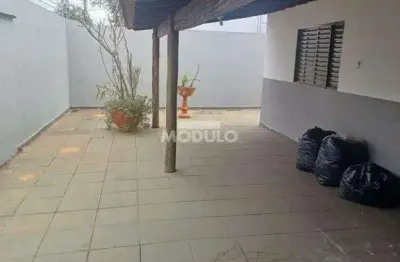 Casa com 3 quartos à venda na Rua Patrulheiro Osmar Tavares, --, Santa Mônica, Uberlândia