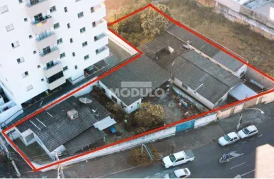 Terreno à venda na Avenida João Naves de Ávila, --, Saraiva, Uberlândia