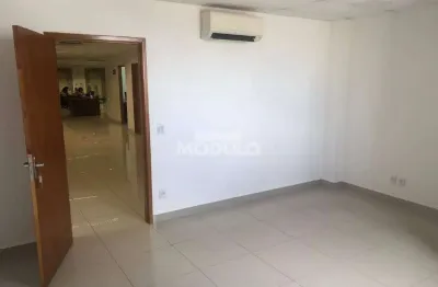 Sala comercial para alugar na Avenida Vasconcelos Costa, --, Osvaldo Rezende, Uberlândia