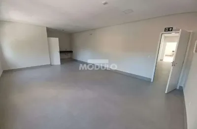 Sala comercial para alugar na Praça Tubal Vilela, --, Centro, Uberlândia