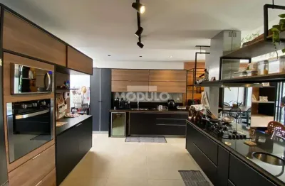 Casa com 3 quartos à venda na Alameda Aderbal Viana, --, Jardim Karaíba, Uberlândia