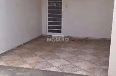 Casa residencial disponivel para locação no bairro custódio pereira.
