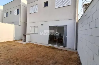 Sobrado mobiliado em condomínio no bosque dos buritis