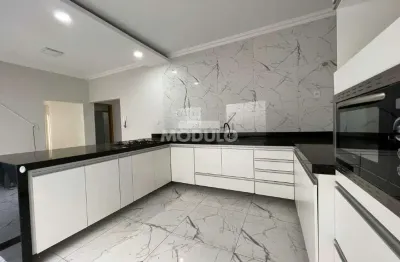 Casa com 3 quartos à venda na Rua Wilson Batista, --, Lagoinha, Uberlândia