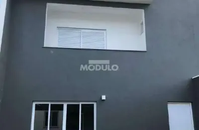 Casa residencial à venda, 3 quartos, 1 suíte, 2 vagas, novo mundo - uberlândia/mg