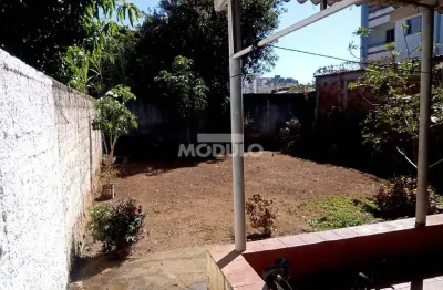 Excelente terreno residencial e comercial com imóvel: localização perfeita para seu projeto!