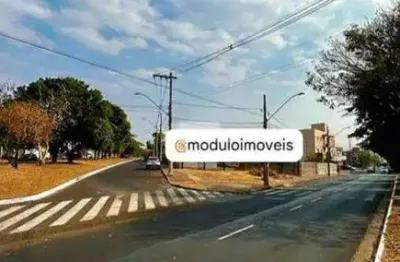 Área em excelente localização em avenida de grande fluxo