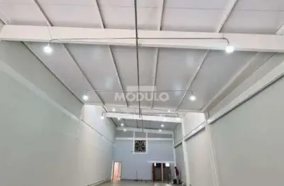 Ponto comercial para alugar na Avenida Floriano Peixoto, --, Centro, Uberlândia