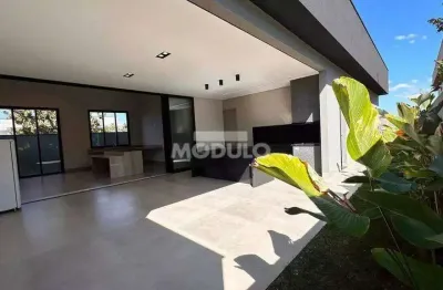 Excelente casa com fino acabamento no condominio arts