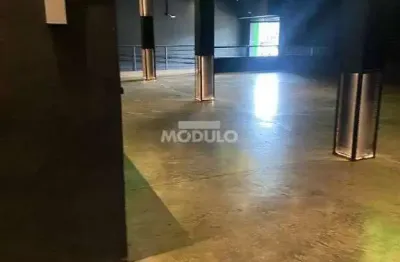 Ponto comercial para alugar na Avenida Rondon Pacheco, --, Saraiva, Uberlândia