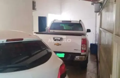 Casa com 2 quartos à venda na Alameda José de Oliveira Guimarães, --, Jardim Holanda, Uberlândia