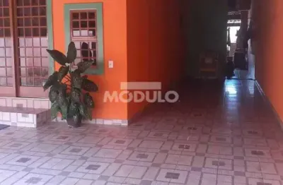 Casa residencial à venda, 4 quartos, 1 suíte, 2 vagas, granada - uberlândia/mg