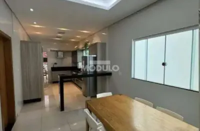 Casa com 3 quartos à venda na Rua Maria José Durães, --, Alto Umuarama, Uberlândia
