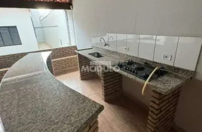 Casa com 3 quartos à venda na Rua Armando Tucci, --, Santa Mônica, Uberlândia