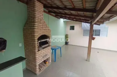 Casa residencial disponível para locação bairro Tubalina.