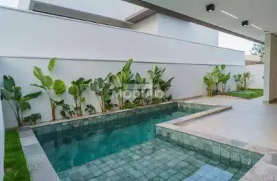 Excelente casa com fino acabamento em condominio arts