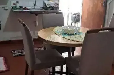 Sobrado à venda - 78 m², 2 quartos, ótima localização central!'