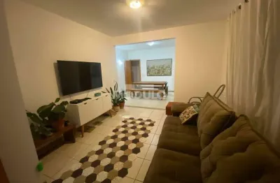 Apartamento com 3 quartos à venda na Avenida Alexandre Ribeiro Guimarães, --, Saraiva, Uberlândia