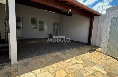 Casa residencial à venda, 4 quartos, 1 suíte, 2 vagas, cidade jardim - uberlândia/mg