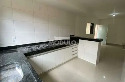 Casa residencial para locação, bairro cidade jardim.