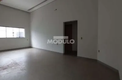 Casa geminada novo mundo com 3 quartos , suite , 2 vagas garagem