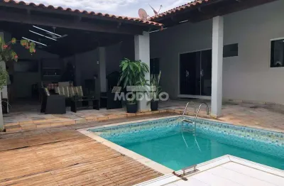 Casa residencial à venda, 3 quartos, 3 suítes, 2 vagas, jaragua - uberlândia/mg
