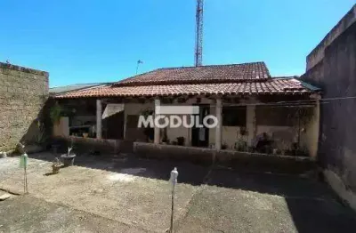Casa residencial à venda, 3 quartos, 2 vagas, planalto - uberlândia/mg