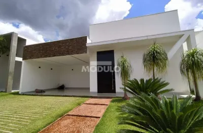 Casa em condomínio fechado com 3 quartos para alugar na Avenida Landscape, --, Gávea, Uberlândia
