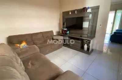 Casa residencial à venda, 3 quartos, 1 suíte, 2 vagas, taiaman - uberlândia/mg