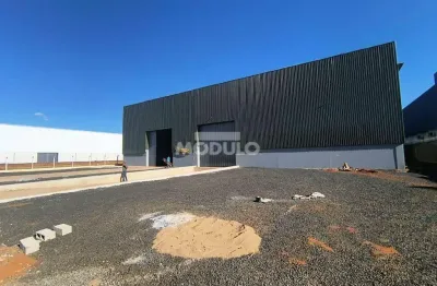 Galpão comercial disponivel para locação no bairro loteamento centro empresarial leste iii.