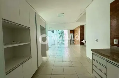 Casa residencial disponivel para locação bairro jardim karaíba.