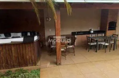 Casa residencial à venda, 4 quartos, 2 suítes, 2 vagas, osvaldo rezende - uberlândia/mg
