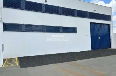 Barracão / Galpão / Depósito para alugar na Avenida Nova York, --, Novo Mundo, Uberlândia